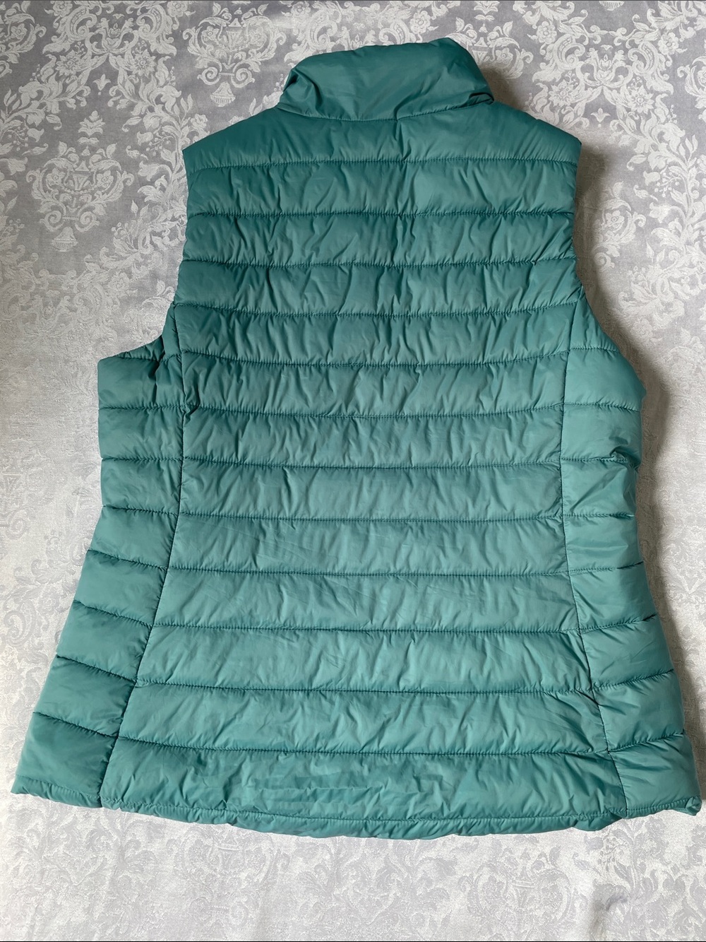 NWOT Old Navy Teal Quilted Packable Puffer Vest - Women Size Large. - Picture 2 of 5
